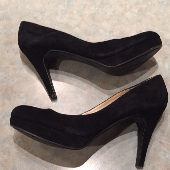 Marc Fisher black suede pumps - Picture 3 of 10